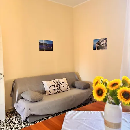 Bilocale Con Balcone A Pochi Minuti Dal Апартаменты