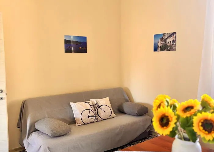 Bilocale Con Balcone A Pochi Minuti Dal 아파트